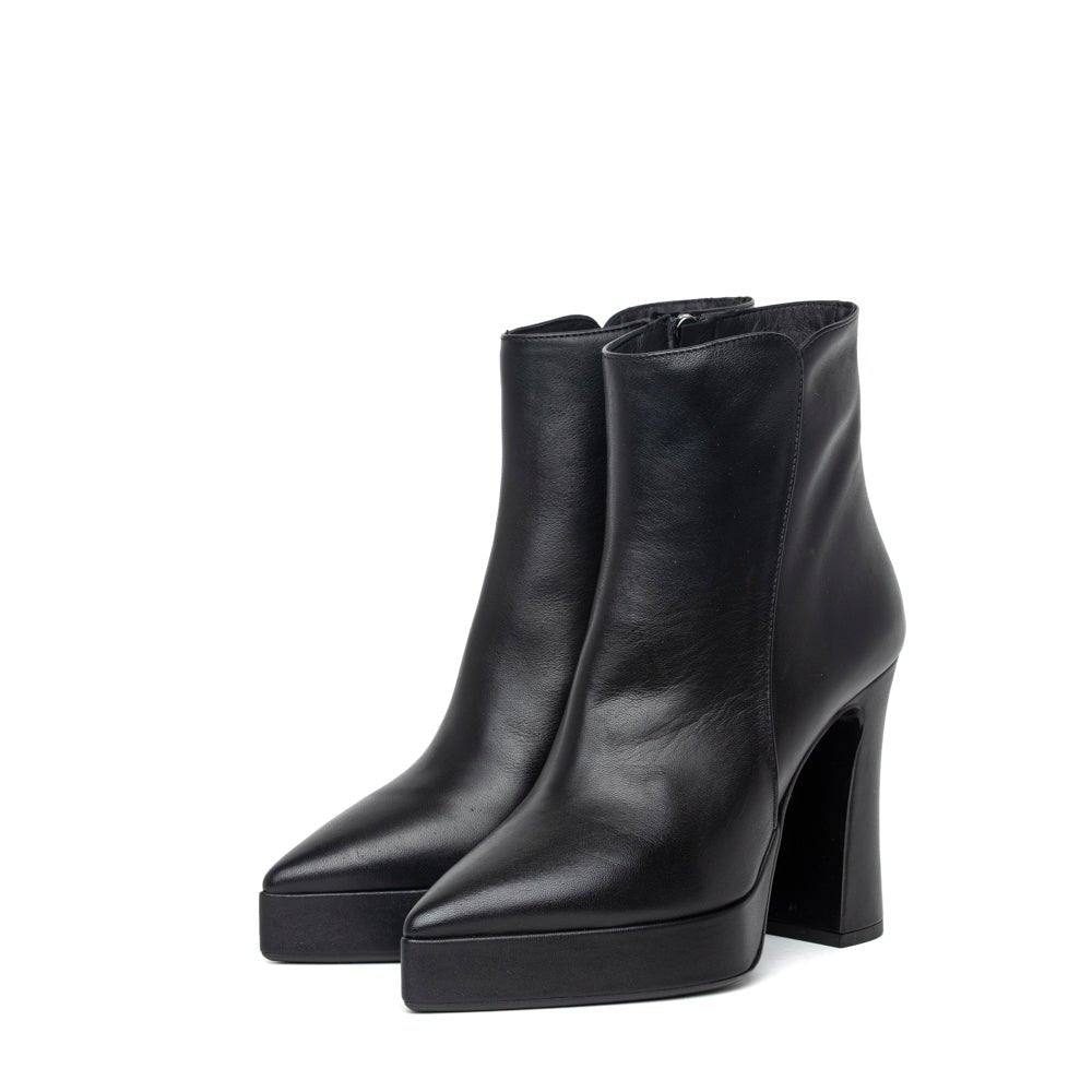 Stivaletto in vitello nero con plateau - TreemmeCreazioni