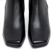 Stivaletto in vitello nero con tacco largo. - TreemmeCreazioni