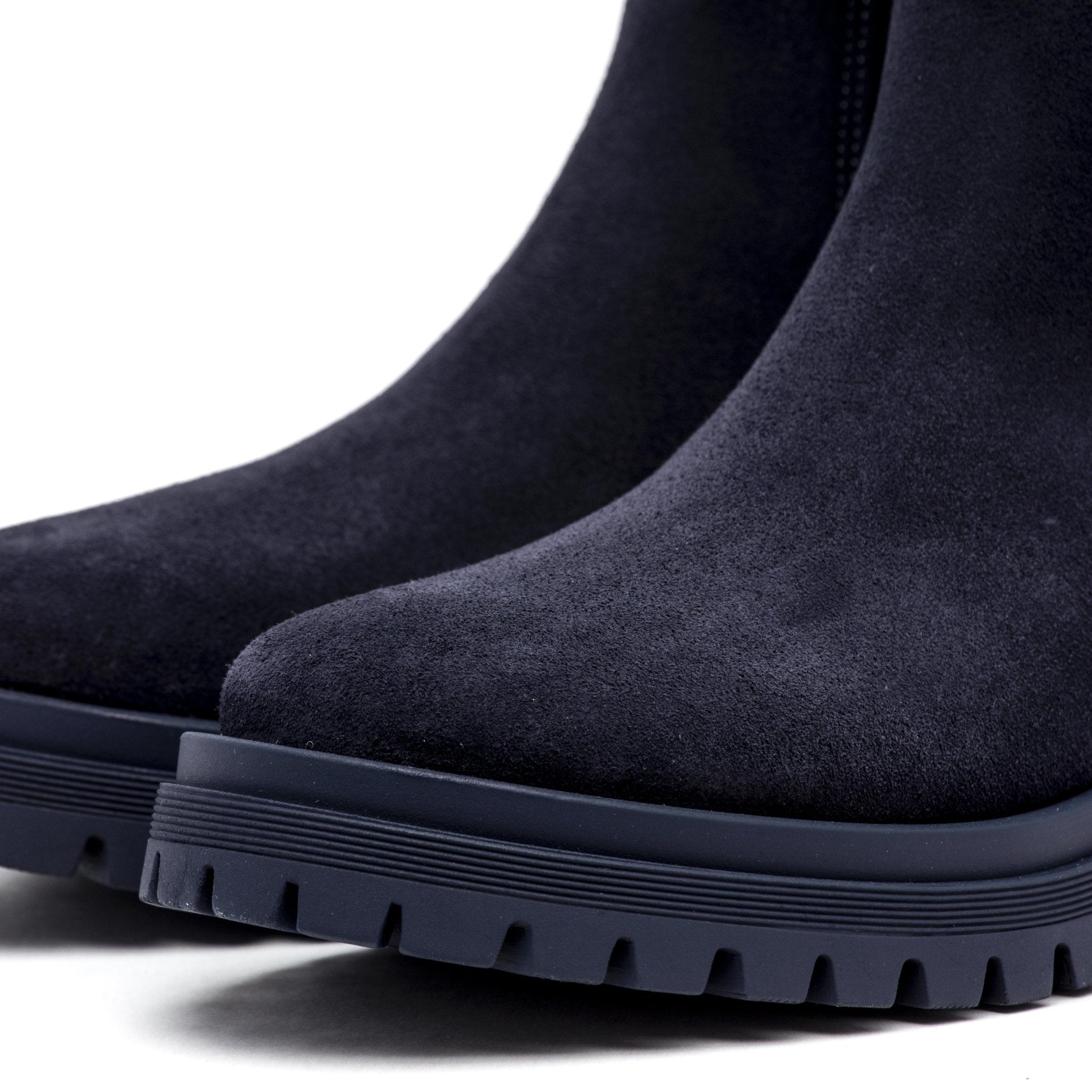 Stivaletto modello Chelsea in camoscio blu. - TreemmeCreazioni