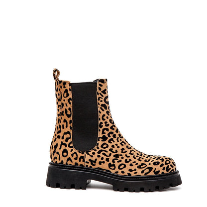 Ovyè Chelsea boot in spotted shaved nubuck.