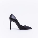 Decollete in ecopelle nero con tacco.