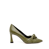 Décolleté in nappa verde oliva con nodo.