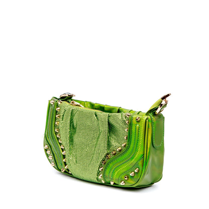 Pochette in laminato verde con borchie. - TreemmeCreazioni