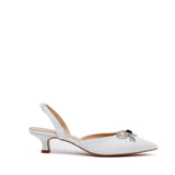 Slingback Sposa in liz bianco con accessorio.