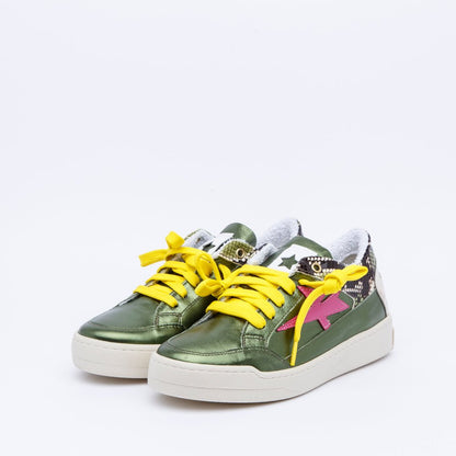 Sneakers in laminato verde. - TreemmeCreazioni