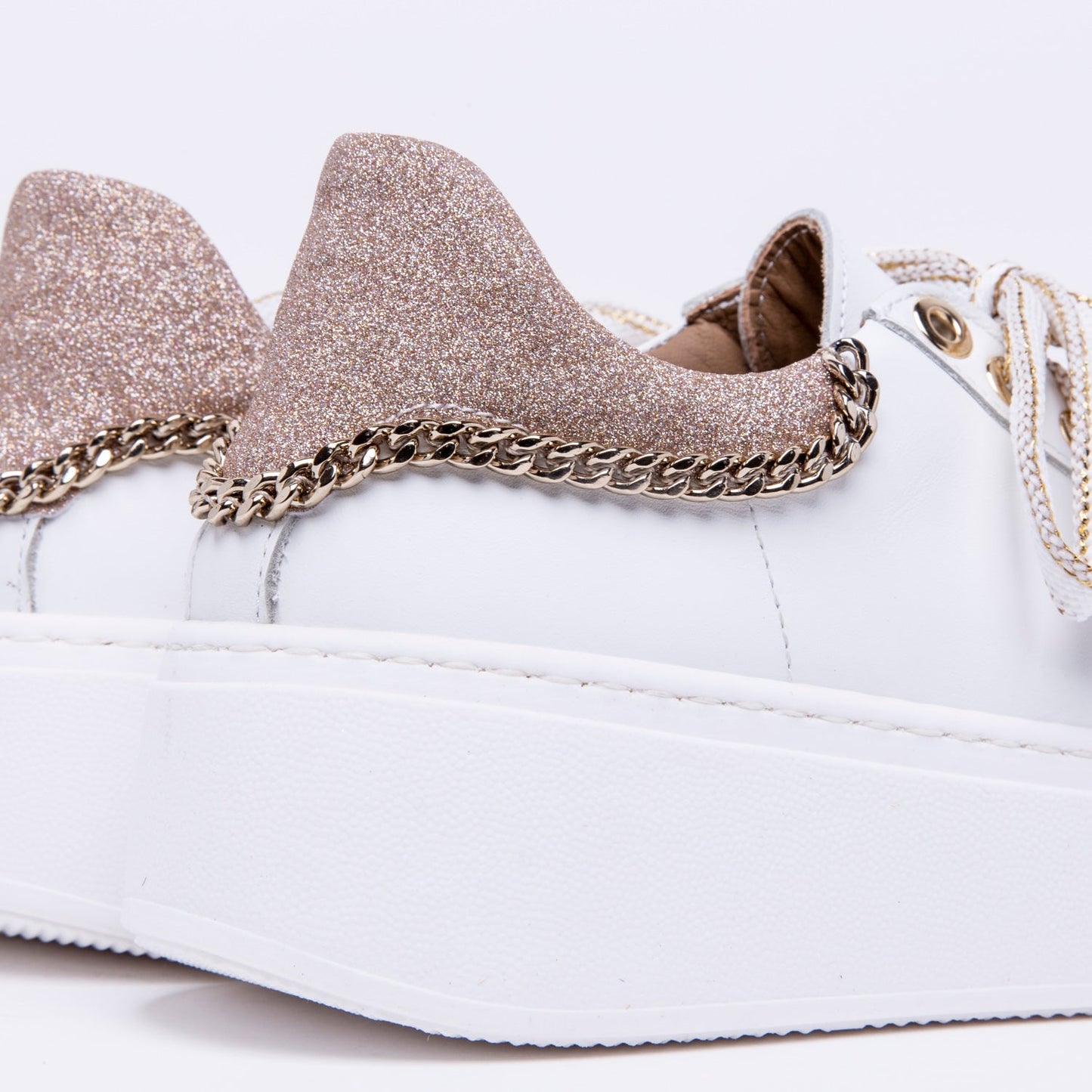 Sneakers in nappa bianca e glitter. - TreemmeCreazioni