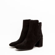 Stivaletto in camoscio nero con tacco. - TreemmeCreazioni