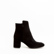 Stivaletto in camoscio nero con tacco. - TreemmeCreazioni