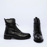 Stivaletto in pelle nero.