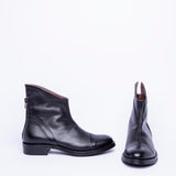 Stivaletto in shok e savage nero.